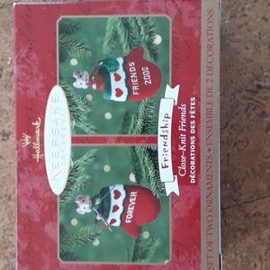 NWT 2000 Hallmark Close-Knit Friends.